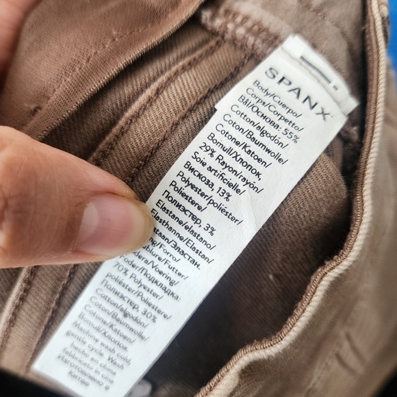 Spanx Twill Pull On Stretch Shorts Khaki Brown Comfort Slimming Casual XL - Picture 11 of 11